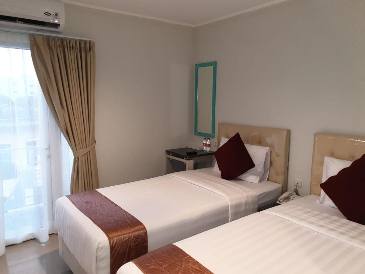 Aruuman Hotel Simpanglima Semarang Esterno foto