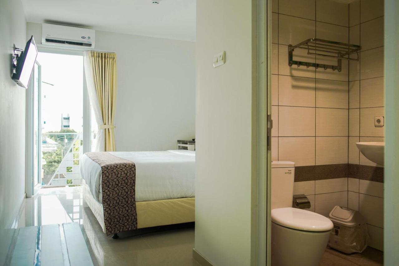Aruuman Hotel Simpanglima Semarang Esterno foto