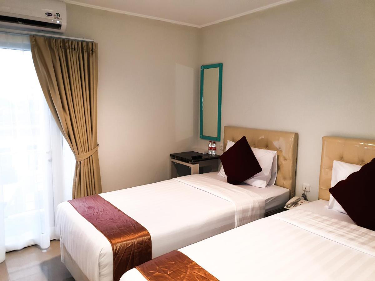 Aruuman Hotel Simpanglima Semarang Esterno foto