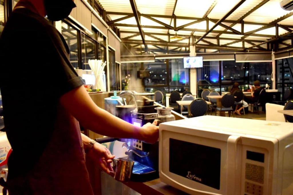 Aruuman Hotel Simpanglima Semarang Esterno foto