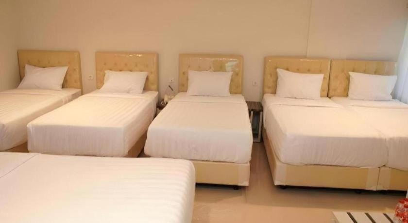 Aruuman Hotel Simpanglima Semarang Esterno foto