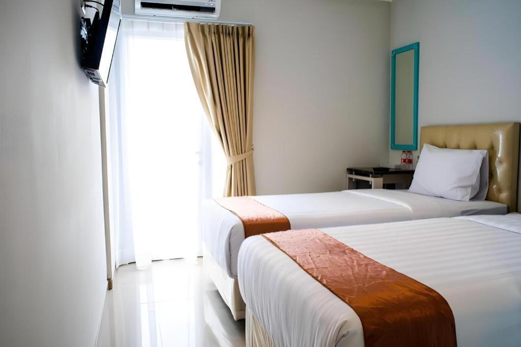 Aruuman Hotel Simpanglima Semarang Esterno foto